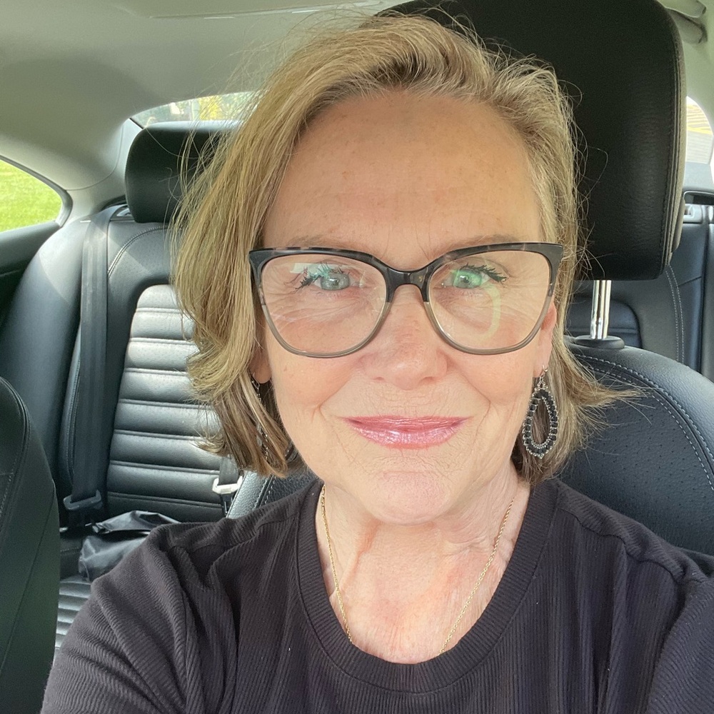 Meet your Posher, Pamela